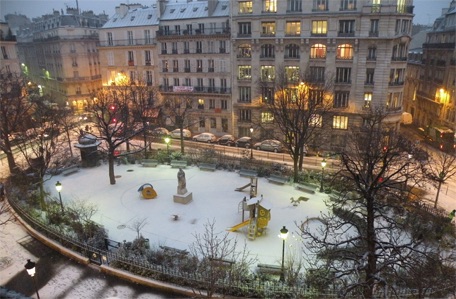 Snow on the Park-Neige sur la statue de Berlioz.jpg